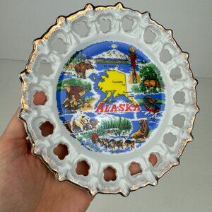 Vtg Alaska USA Souvenir Decorative Plate Dish Gold Accent Imagery Wildlife 7inch
